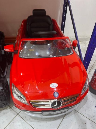 صورة سيارة مرسيدس أطفال